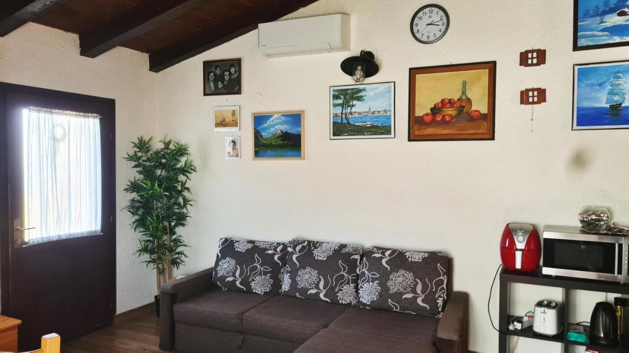 Apartman Kos Rosini Eksteriør billede